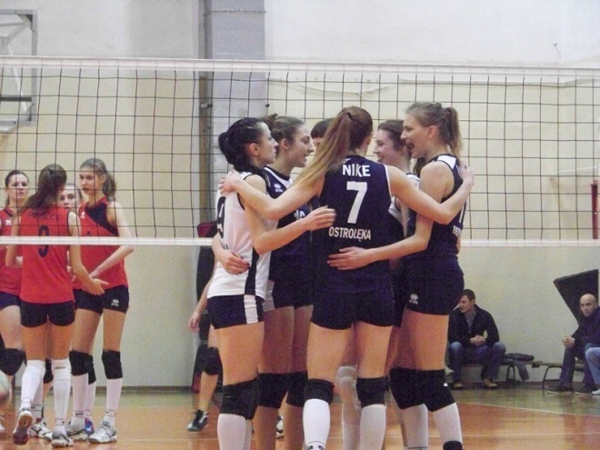 Seniorki: Nike Ostrołęka - Ósemka Siedlce (24.11.2013) - zdjęcie #4 - eOstroleka.pl