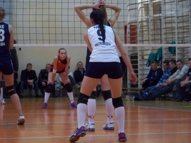 Seniorki: Nike Ostrołęka - Ósemka Siedlce (24.11.2013) - zdjęcie #15 - eOstroleka.pl