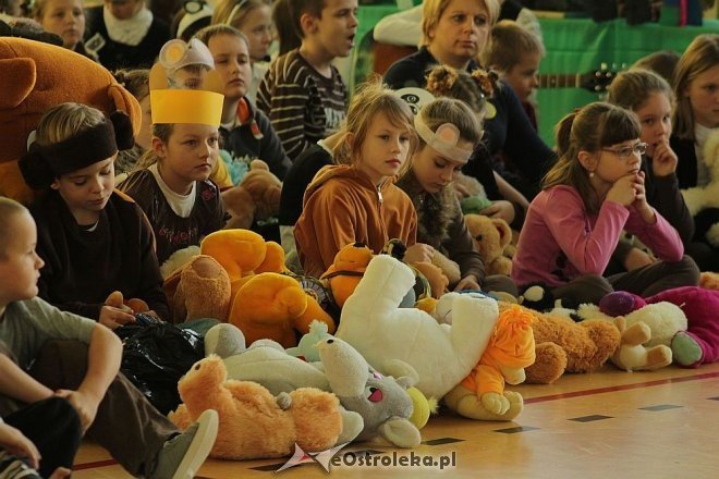 III Wielkie Misiowe Zgromadzenie w Szkole Podstawowej w Rzekuniu [25.11.2013] - zdjęcie #51 - eOstroleka.pl