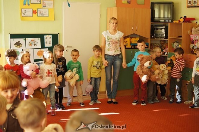 Przedszkolaków z „siedemnastki” odwiedziły pluszowe misie [25.11.2013] - zdjęcie #6 - eOstroleka.pl
