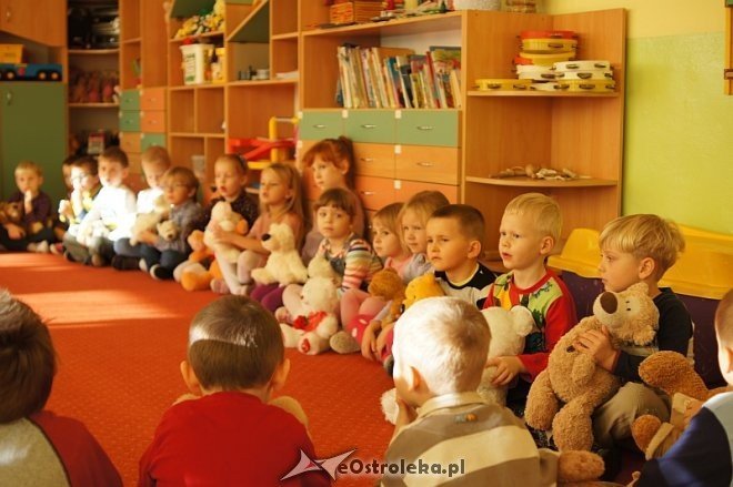 Przedszkolaków z „siedemnastki” odwiedziły pluszowe misie [25.11.2013] - zdjęcie #11 - eOstroleka.pl