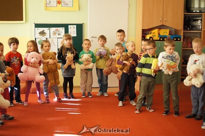 Przedszkolaków z „siedemnastki” odwiedziły pluszowe misie [25.11.2013] - zdjęcie #18 - eOstroleka.pl