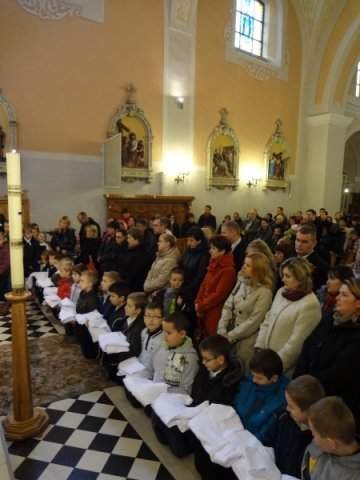 Nowi ministranci 2013 w parafii Nawiedzenia NMP - zdjęcie #5 - eOstroleka.pl