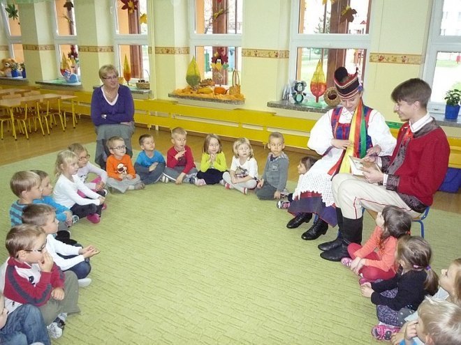 Tydzień kuchni regionalnej w Przedszkolu Miejskim Nr 17 [21.11.2013] - zdjęcie #18 - eOstroleka.pl