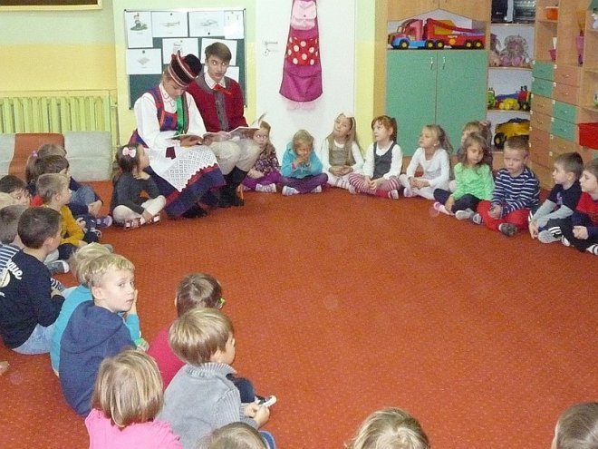 Tydzień kuchni regionalnej w Przedszkolu Miejskim Nr 17 [21.11.2013] - zdjęcie #8 - eOstroleka.pl
