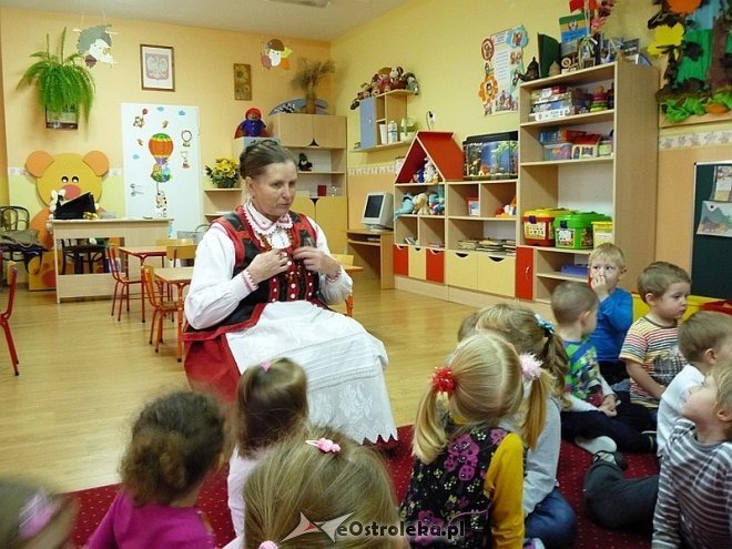 Tydzień kuchni regionalnej w Przedszkolu Miejskim Nr 17 [21.11.2013] - zdjęcie #49 - eOstroleka.pl