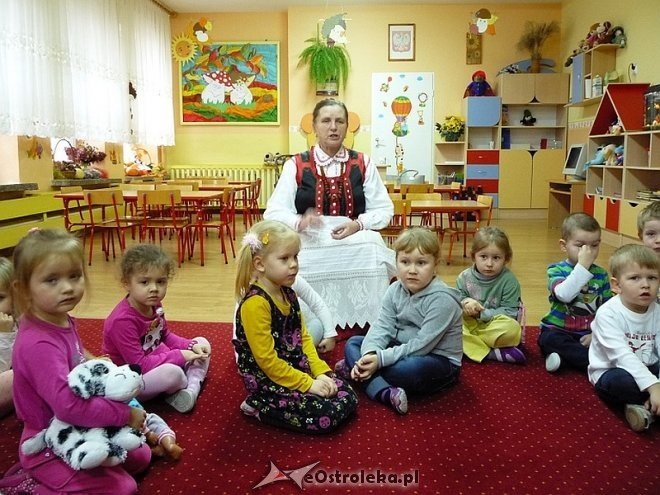 Tydzień kuchni regionalnej w Przedszkolu Miejskim Nr 17 [21.11.2013] - zdjęcie #48 - eOstroleka.pl