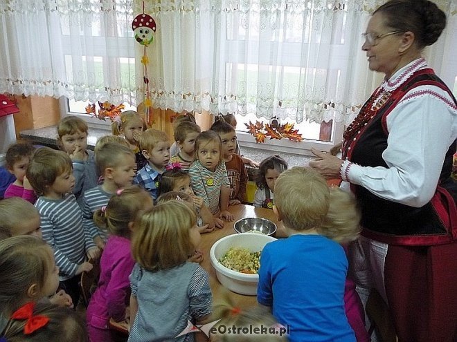 Tydzień kuchni regionalnej w Przedszkolu Miejskim Nr 17 [21.11.2013] - zdjęcie #47 - eOstroleka.pl