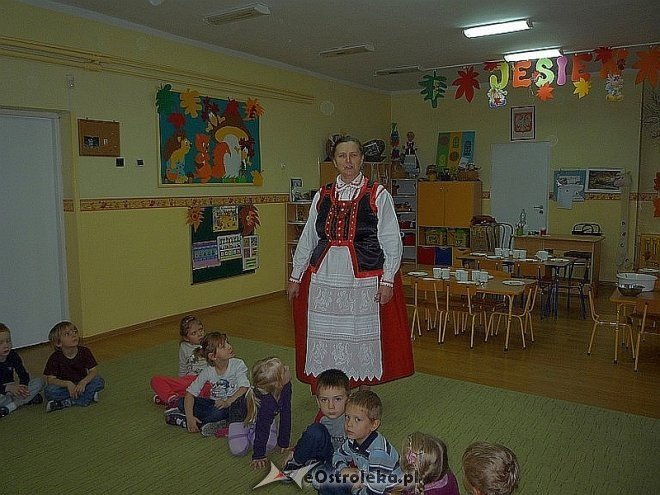 Tydzień kuchni regionalnej w Przedszkolu Miejskim Nr 17 [21.11.2013] - zdjęcie #41 - eOstroleka.pl