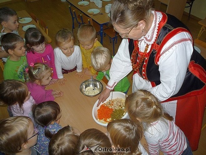 Tydzień kuchni regionalnej w Przedszkolu Miejskim Nr 17 [21.11.2013] - zdjęcie #36 - eOstroleka.pl