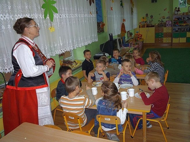 Tydzień kuchni regionalnej w Przedszkolu Miejskim Nr 17 [21.11.2013] - zdjęcie #29 - eOstroleka.pl