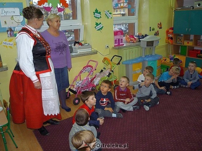 Tydzień kuchni regionalnej w Przedszkolu Miejskim Nr 17 [21.11.2013] - zdjęcie #82 - eOstroleka.pl