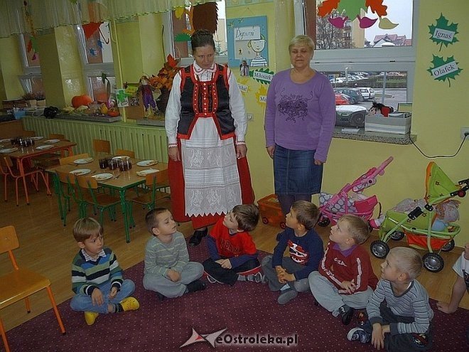 Tydzień kuchni regionalnej w Przedszkolu Miejskim Nr 17 [21.11.2013] - zdjęcie #81 - eOstroleka.pl