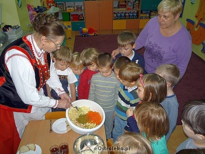 Tydzień kuchni regionalnej w Przedszkolu Miejskim Nr 17 [21.11.2013] - zdjęcie #80 - eOstroleka.pl