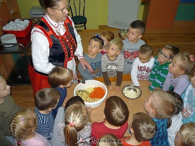 Tydzień kuchni regionalnej w Przedszkolu Miejskim Nr 17 [21.11.2013] - zdjęcie #74 - eOstroleka.pl