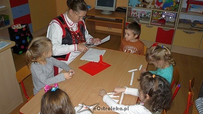 Tydzień kuchni regionalnej w Przedszkolu Miejskim Nr 17 [21.11.2013] - zdjęcie #66 - eOstroleka.pl