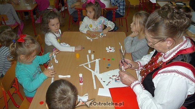 Tydzień kuchni regionalnej w Przedszkolu Miejskim Nr 17 [21.11.2013] - zdjęcie #64 - eOstroleka.pl