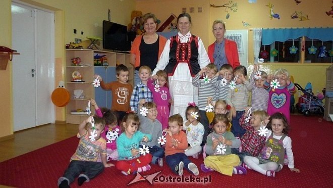 Tydzień kuchni regionalnej w Przedszkolu Miejskim Nr 17 [21.11.2013] - zdjęcie #61 - eOstroleka.pl
