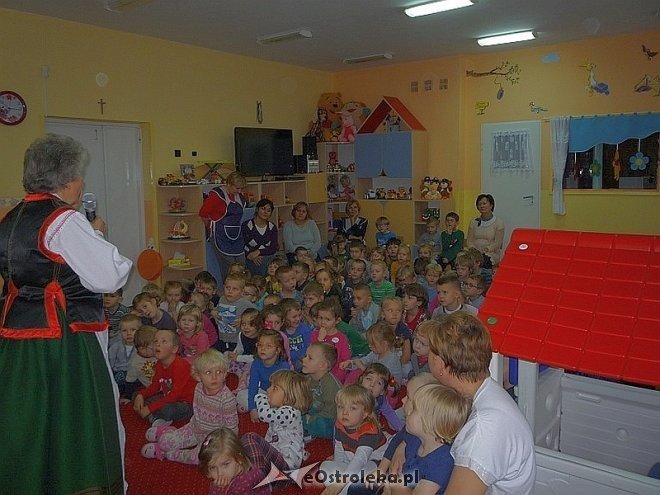 Tydzień kuchni regionalnej w Przedszkolu Miejskim Nr 17 [21.11.2013] - zdjęcie #110 - eOstroleka.pl