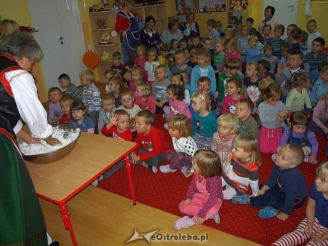 Tydzień kuchni regionalnej w Przedszkolu Miejskim Nr 17 [21.11.2013] - zdjęcie #108 - eOstroleka.pl