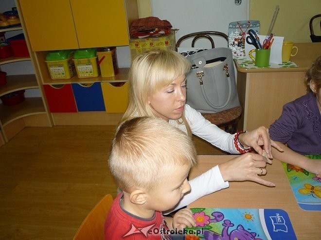 Tydzień kuchni regionalnej w Przedszkolu Miejskim Nr 17 [21.11.2013] - zdjęcie #93 - eOstroleka.pl