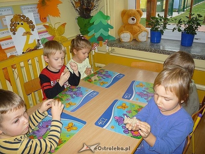 Tydzień kuchni regionalnej w Przedszkolu Miejskim Nr 17 [21.11.2013] - zdjęcie #92 - eOstroleka.pl