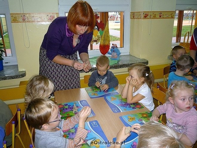 Tydzień kuchni regionalnej w Przedszkolu Miejskim Nr 17 [21.11.2013] - zdjęcie #91 - eOstroleka.pl