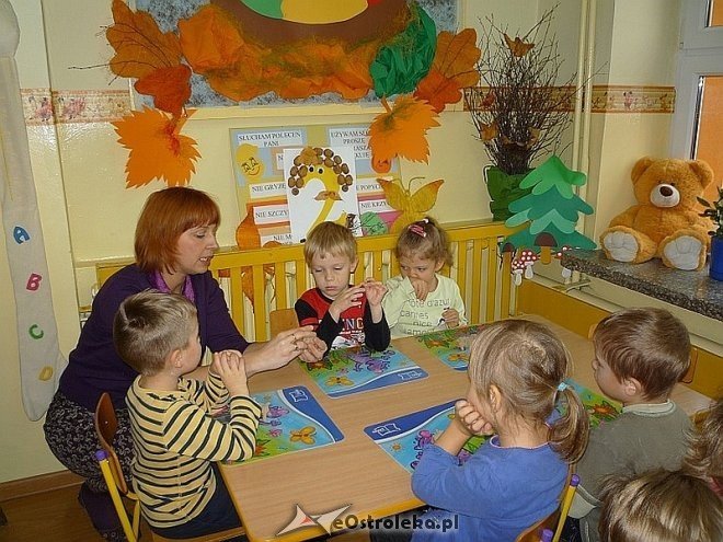 Tydzień kuchni regionalnej w Przedszkolu Miejskim Nr 17 [21.11.2013] - zdjęcie #88 - eOstroleka.pl