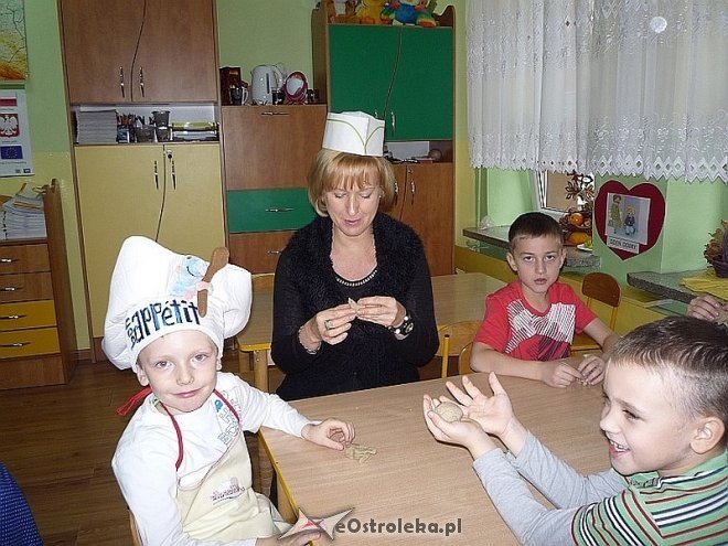 Tydzień kuchni regionalnej w Przedszkolu Miejskim Nr 17 [21.11.2013] - zdjęcie #83 - eOstroleka.pl