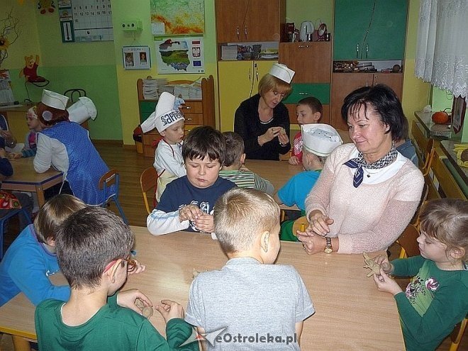 Tydzień kuchni regionalnej w Przedszkolu Miejskim Nr 17 [21.11.2013] - zdjęcie #139 - eOstroleka.pl