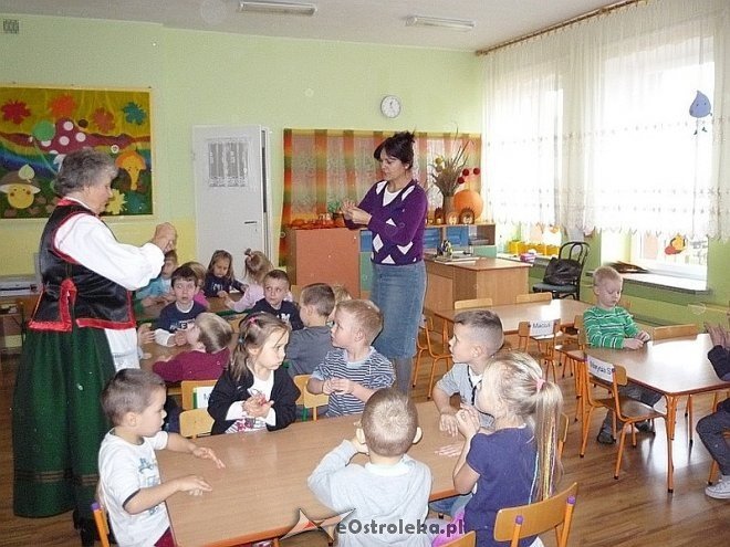 Tydzień kuchni regionalnej w Przedszkolu Miejskim Nr 17 [21.11.2013] - zdjęcie #138 - eOstroleka.pl