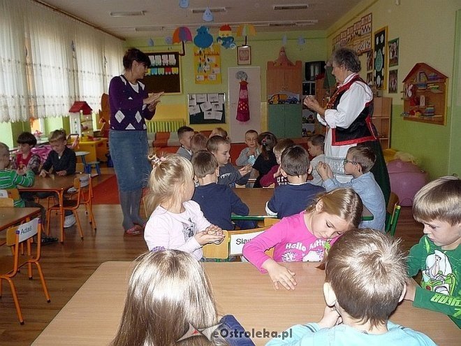 Tydzień kuchni regionalnej w Przedszkolu Miejskim Nr 17 [21.11.2013] - zdjęcie #137 - eOstroleka.pl