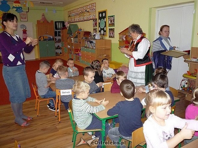 Tydzień kuchni regionalnej w Przedszkolu Miejskim Nr 17 [21.11.2013] - zdjęcie #136 - eOstroleka.pl