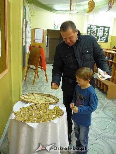Tydzień kuchni regionalnej w Przedszkolu Miejskim Nr 17 [21.11.2013] - zdjęcie #133 - eOstroleka.pl