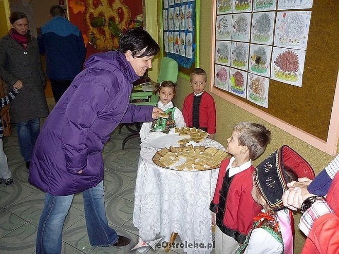 Tydzień kuchni regionalnej w Przedszkolu Miejskim Nr 17 [21.11.2013] - zdjęcie #112 - eOstroleka.pl