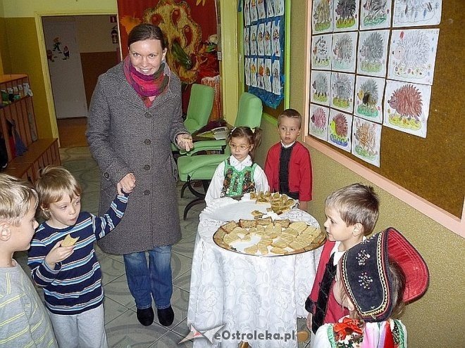 Tydzień kuchni regionalnej w Przedszkolu Miejskim Nr 17 [21.11.2013] - zdjęcie #174 - eOstroleka.pl