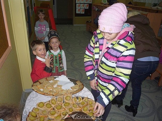 Tydzień kuchni regionalnej w Przedszkolu Miejskim Nr 17 [21.11.2013] - zdjęcie #161 - eOstroleka.pl
