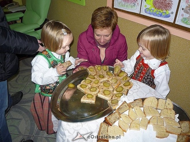 Tydzień kuchni regionalnej w Przedszkolu Miejskim Nr 17 [21.11.2013] - zdjęcie #147 - eOstroleka.pl