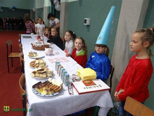 „Dzieci Dzieciom” - impreza charytatywna na rzecz Domu Dziecka w Ostrołęce [28.11.2013] - zdjęcie #12 - eOstroleka.pl