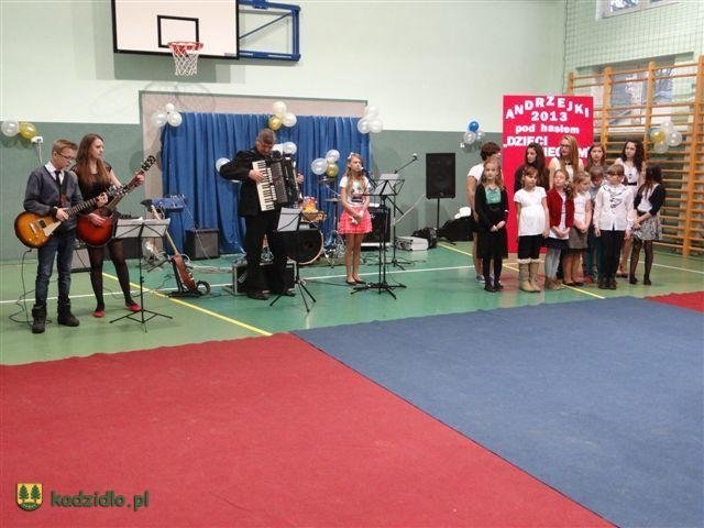„Dzieci Dzieciom” - impreza charytatywna na rzecz Domu Dziecka w Ostrołęce [28.11.2013] - zdjęcie #34 - eOstroleka.pl