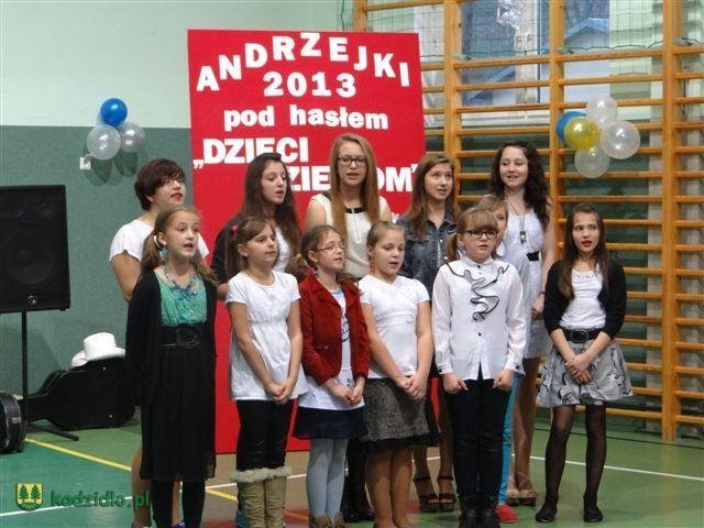 „Dzieci Dzieciom” - impreza charytatywna na rzecz Domu Dziecka w Ostrołęce [28.11.2013] - zdjęcie #13 - eOstroleka.pl