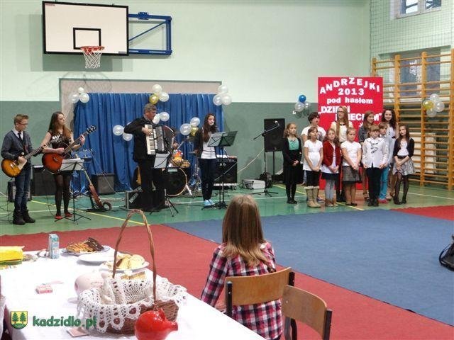 „Dzieci Dzieciom” - impreza charytatywna na rzecz Domu Dziecka w Ostrołęce [28.11.2013] - zdjęcie #25 - eOstroleka.pl