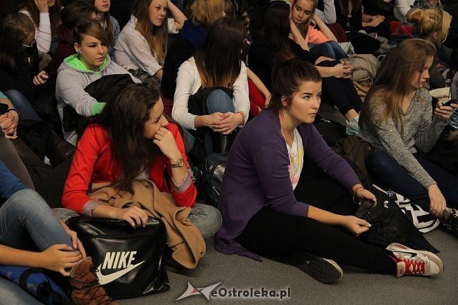 Uczniowie „czwórki” zorganizowali koncert charytatywny dla Bartka Politowskiego [ZDJĘCIA] - zdjęcie #14 - eOstroleka.pl