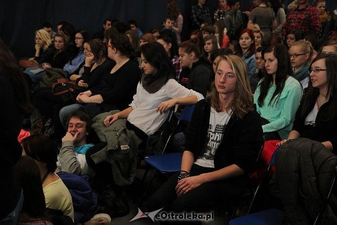 Uczniowie „czwórki” zorganizowali koncert charytatywny dla Bartka Politowskiego [ZDJĘCIA] - zdjęcie #19 - eOstroleka.pl