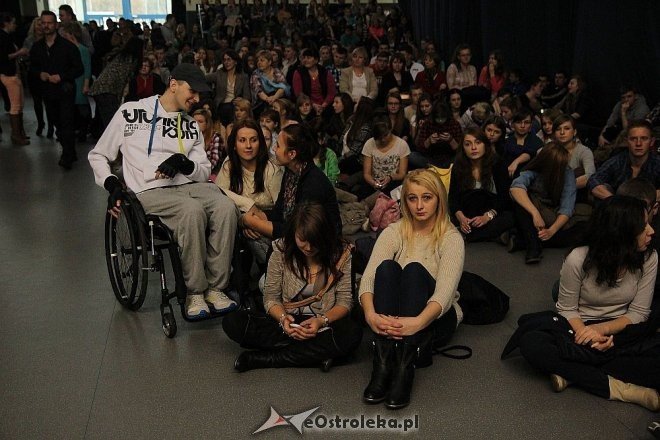 Uczniowie „czwórki” zorganizowali koncert charytatywny dla Bartka Politowskiego [ZDJĘCIA] - zdjęcie #33 - eOstroleka.pl