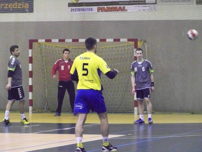 Trójka Ostrołęka - Pabiks Pabianice (30.11.2013) - zdjęcie #13 - eOstroleka.pl
