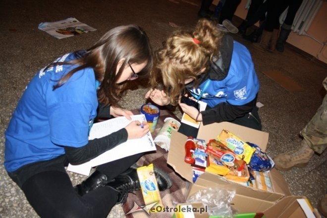Ostrołęka: Blisko tysiąc wolontariuszy zebrało już ponad 9 ton żywności [30.11.2013] - zdjęcie #1 - eOstroleka.pl