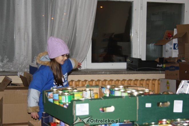 Ostrołęka: Blisko tysiąc wolontariuszy zebrało już ponad 9 ton żywności [30.11.2013] - zdjęcie #40 - eOstroleka.pl