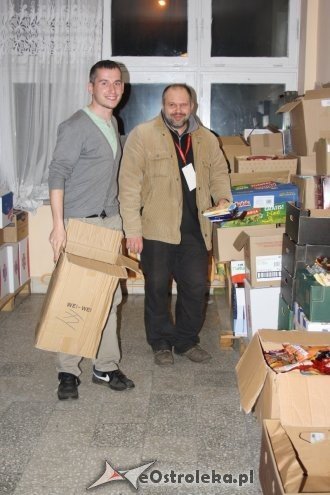 Ostrołęka: Blisko tysiąc wolontariuszy zebrało już ponad 9 ton żywności [30.11.2013] - zdjęcie #45 - eOstroleka.pl