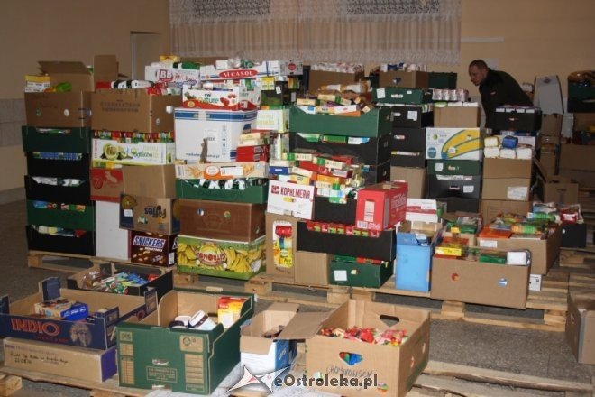 Ostrołęka: Blisko tysiąc wolontariuszy zebrało już ponad 9 ton żywności [30.11.2013] - zdjęcie #48 - eOstroleka.pl